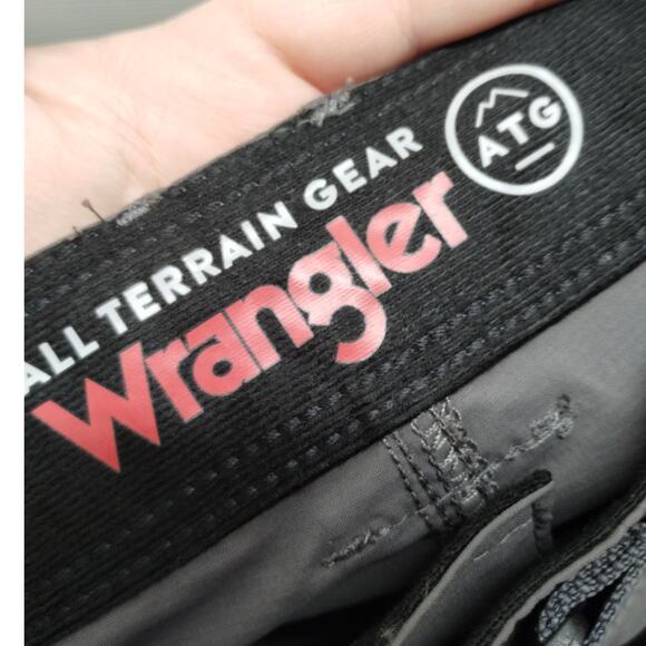 NWT Wrangler Men's Size 38x30 Gray All Terrain Convertible Trail Jogger Pants - Picture 3 of 8